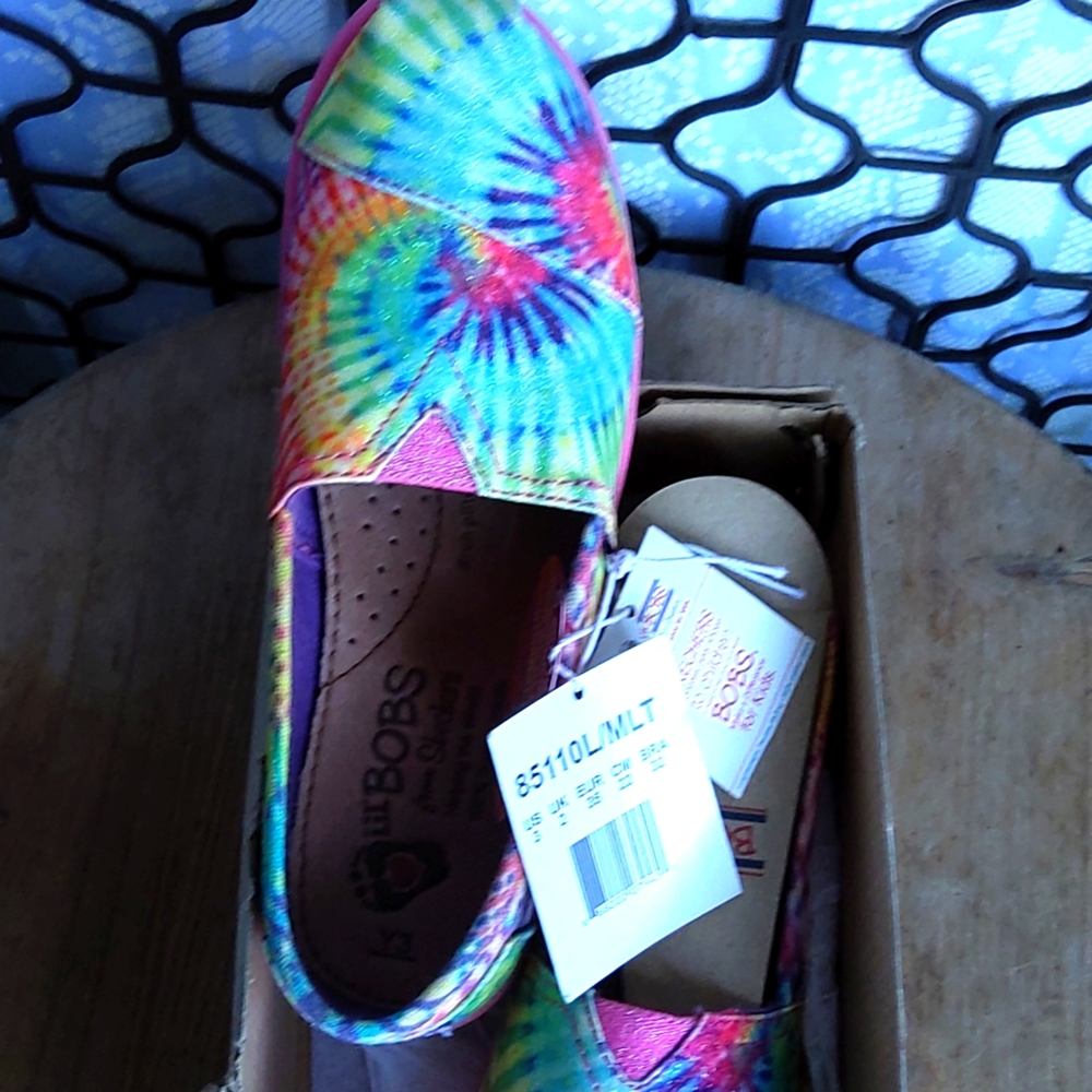 Bob's Shimmer n Shine rainbow tie dye 3 NWT & BOX